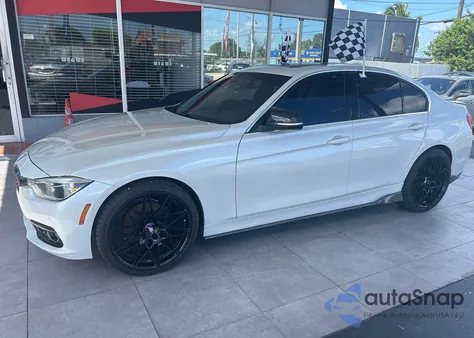 2017 BMW 330 Xi z USA, uszkodzony, nr VIN WBA8D9G33HNU62978